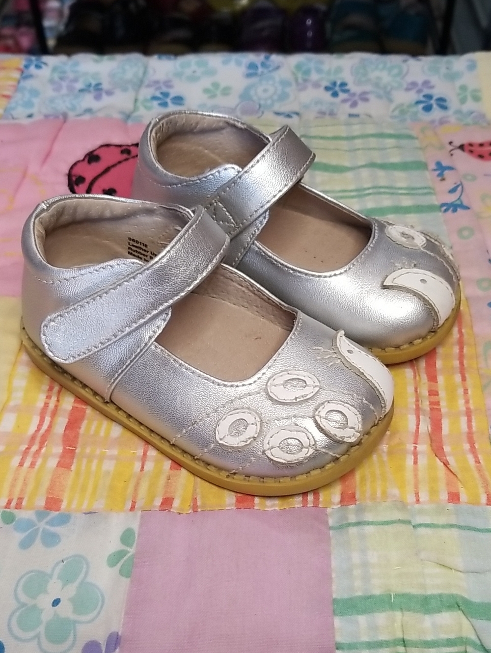 Livie & Luca Silver Leather Mary Jane Shoes with White Peacocks Size 5